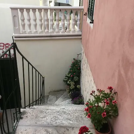 Grace Apartment Split